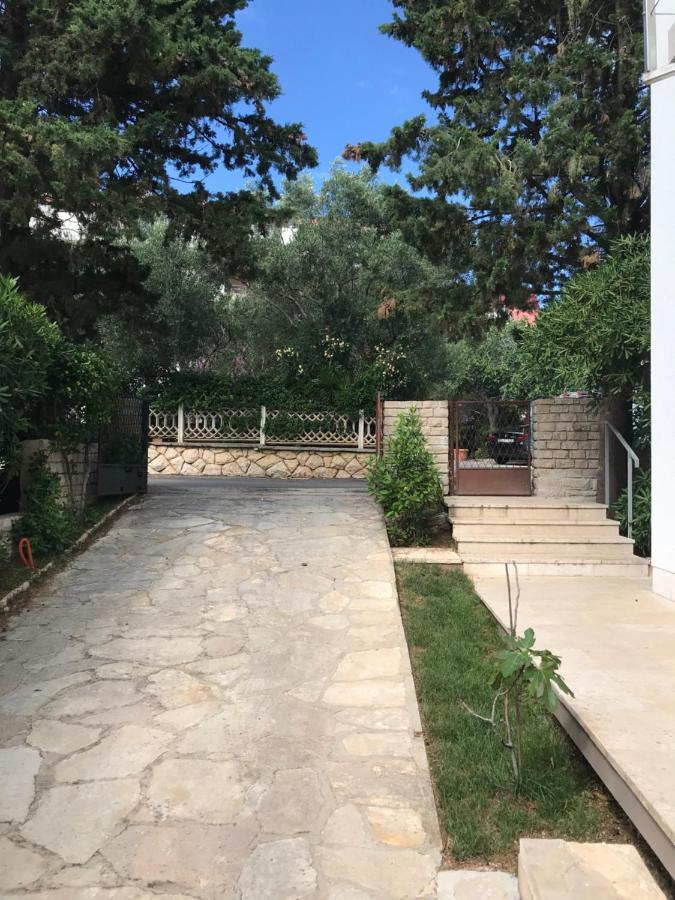 Guesthouse - Hotel California Novalja Exterior photo